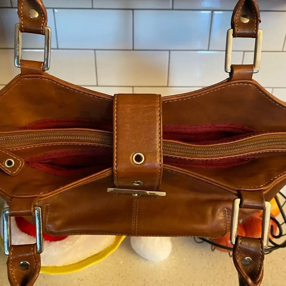 Women’s Tignanello shoulder bag/purse